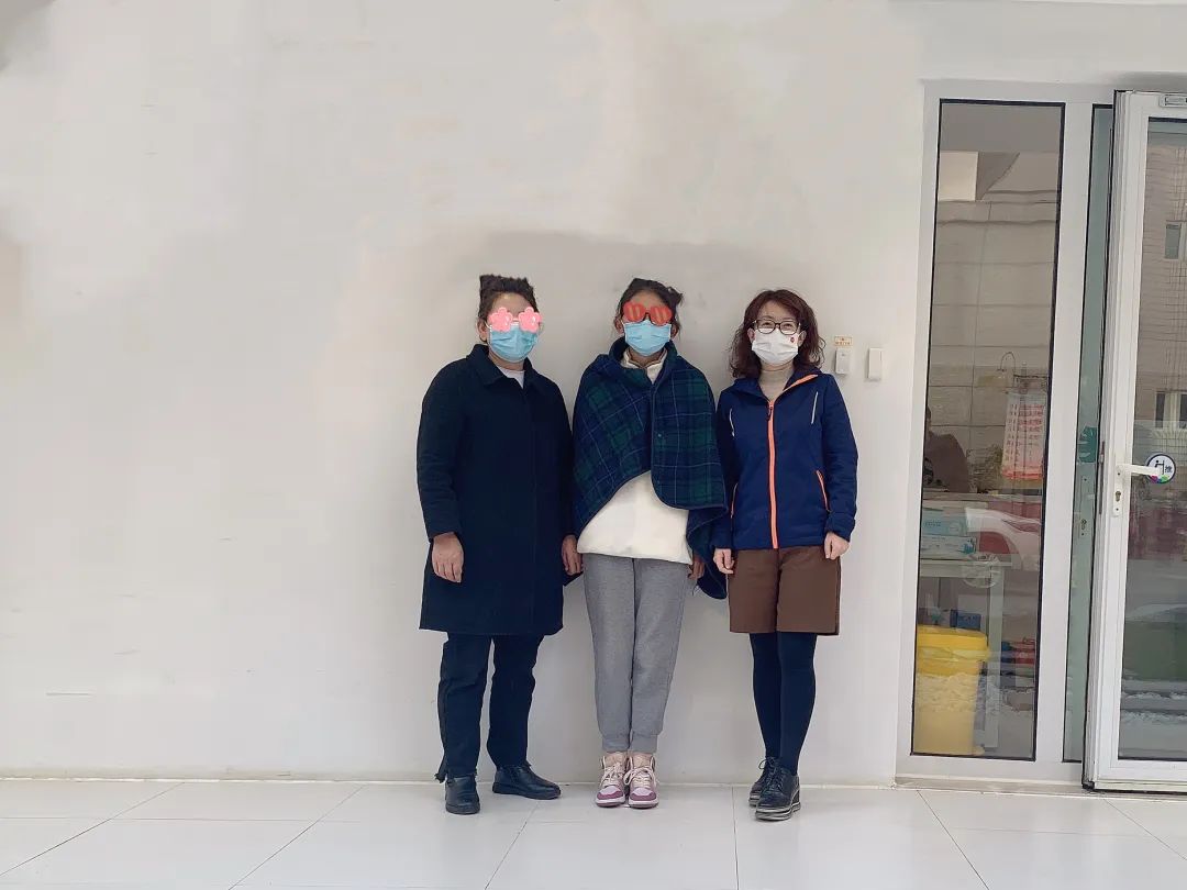 2021年11月,拉则在复查时与陈竞夫的合照.jpg 2021年11月,拉则在复查时与陈竞夫的合照.jpg