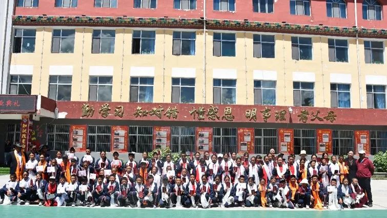 文乐学校毕业生典礼.jpg